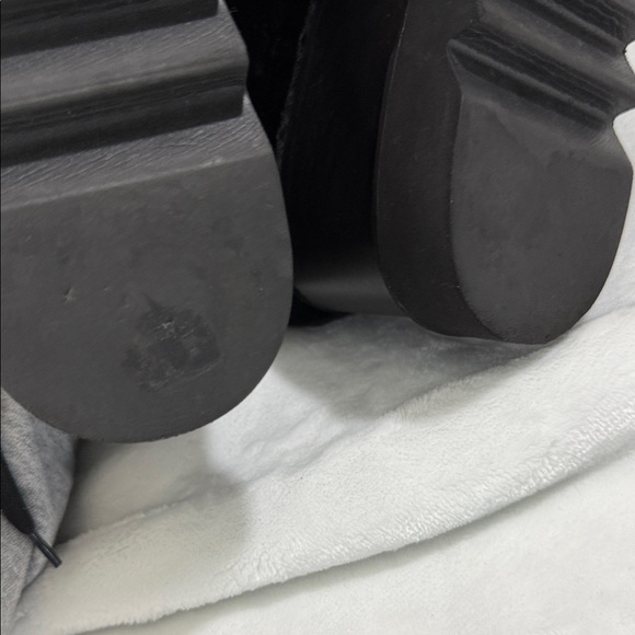 Stella McCartney Black Textured Platform Shoes - Picture 11 of 11